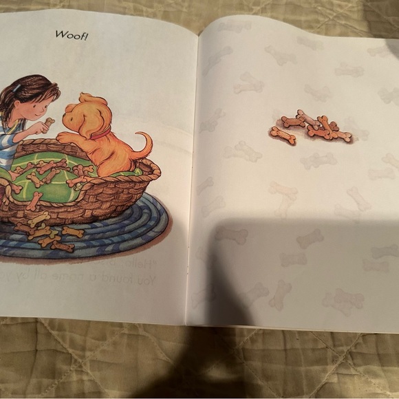 Scholastic 'Hello, Biscuit!' Children's Book - Picture 5 of 6